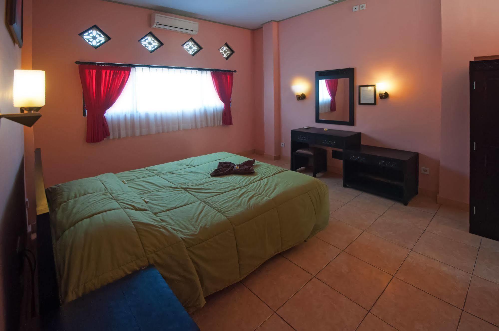 Pesona Beach Inn Kuta Lombok Kültér fotó